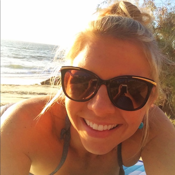 Meet your Posher, Heidi - Picture 2 of 5